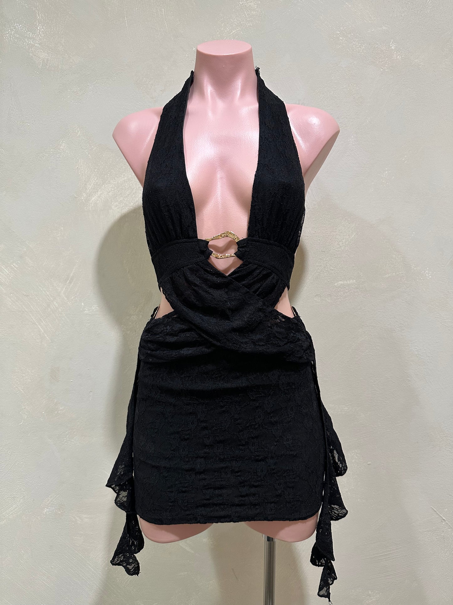 black sleeveless halter lace mini dress