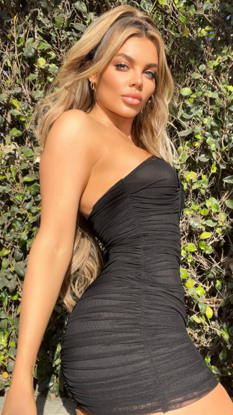 black sweetheart shape mini dress